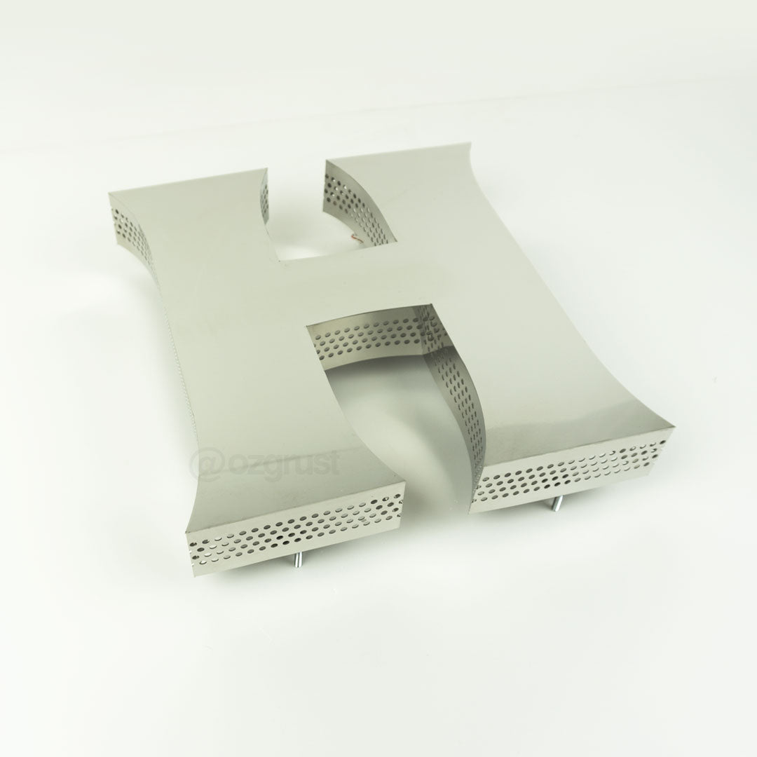 Malli 11V.1 - ruostumaton 3D Letter